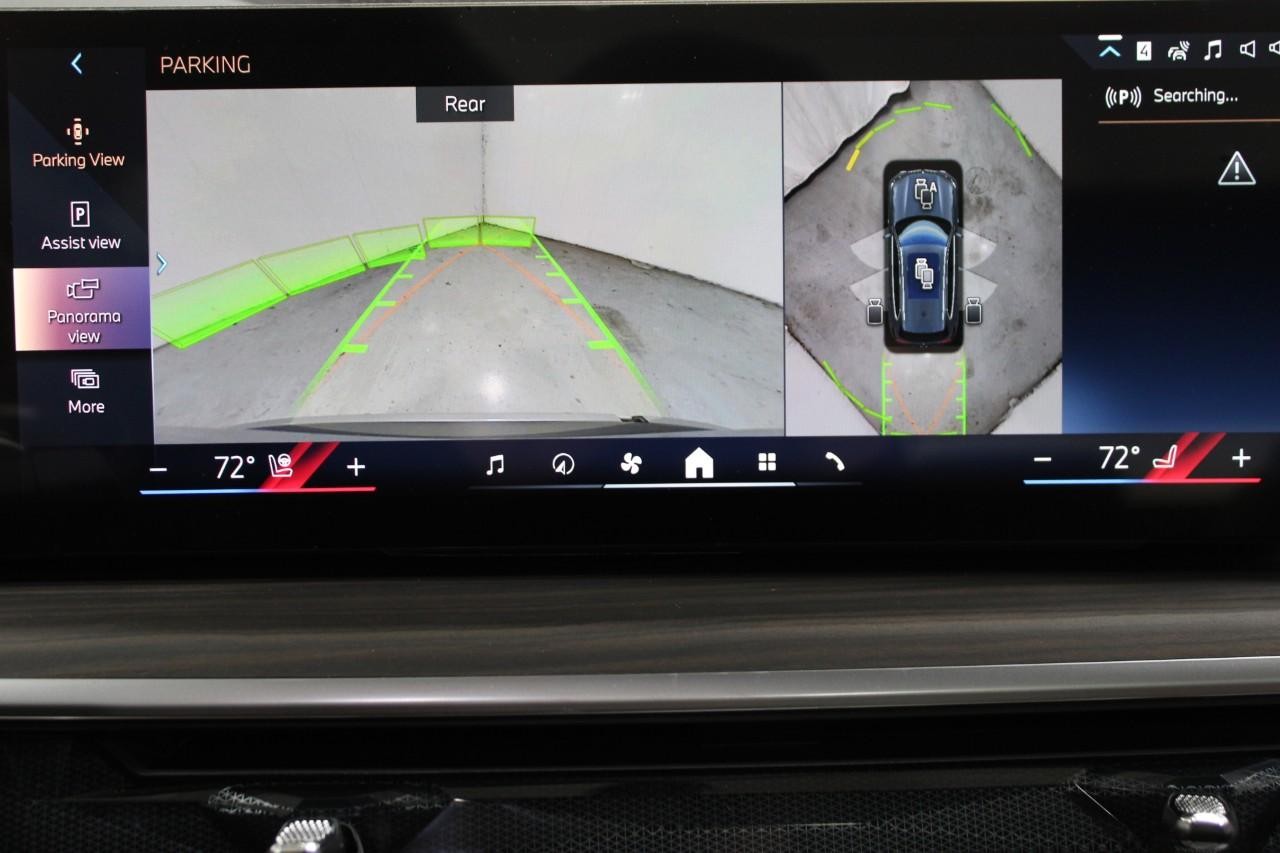 BMW X5 Vehicle Full-screen Gallery Image 27