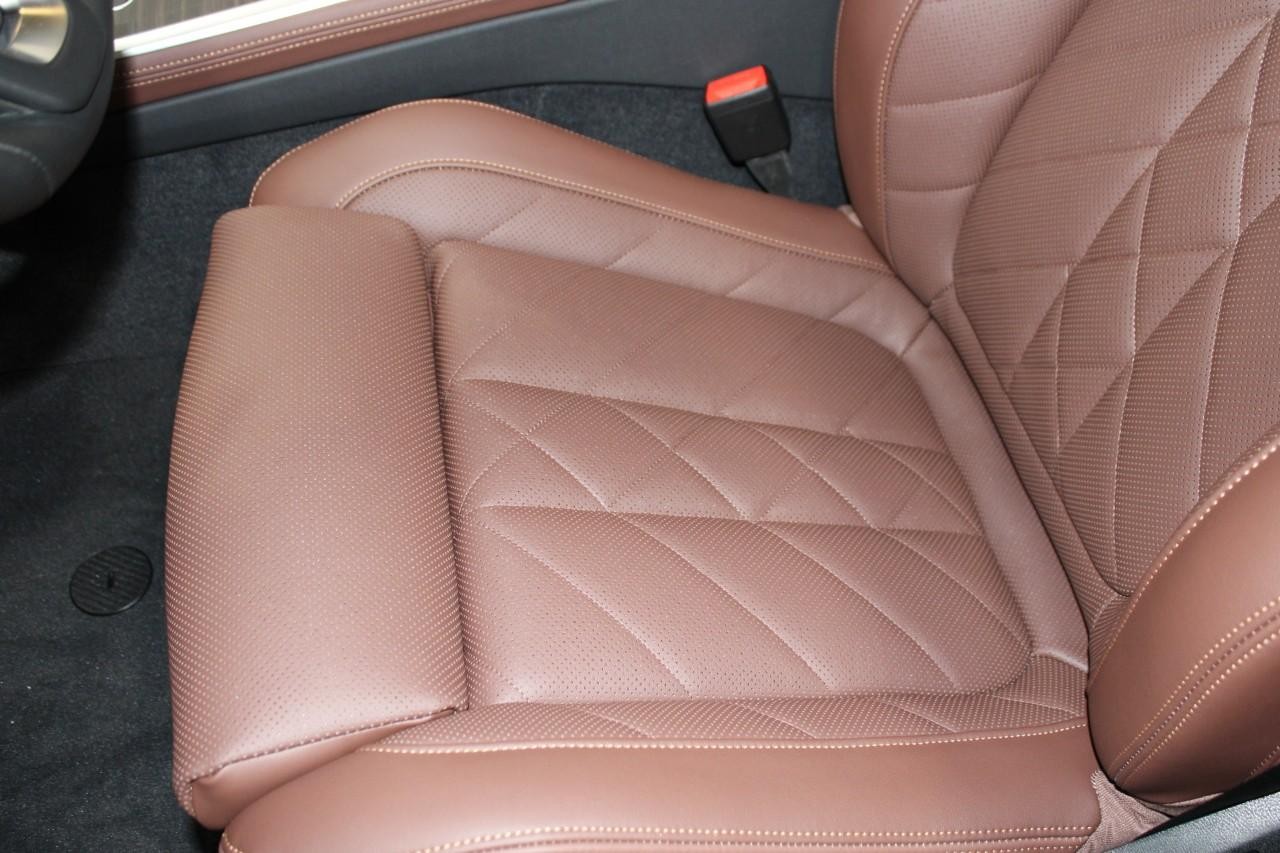 BMW X5 Vehicle Full-screen Gallery Image 36