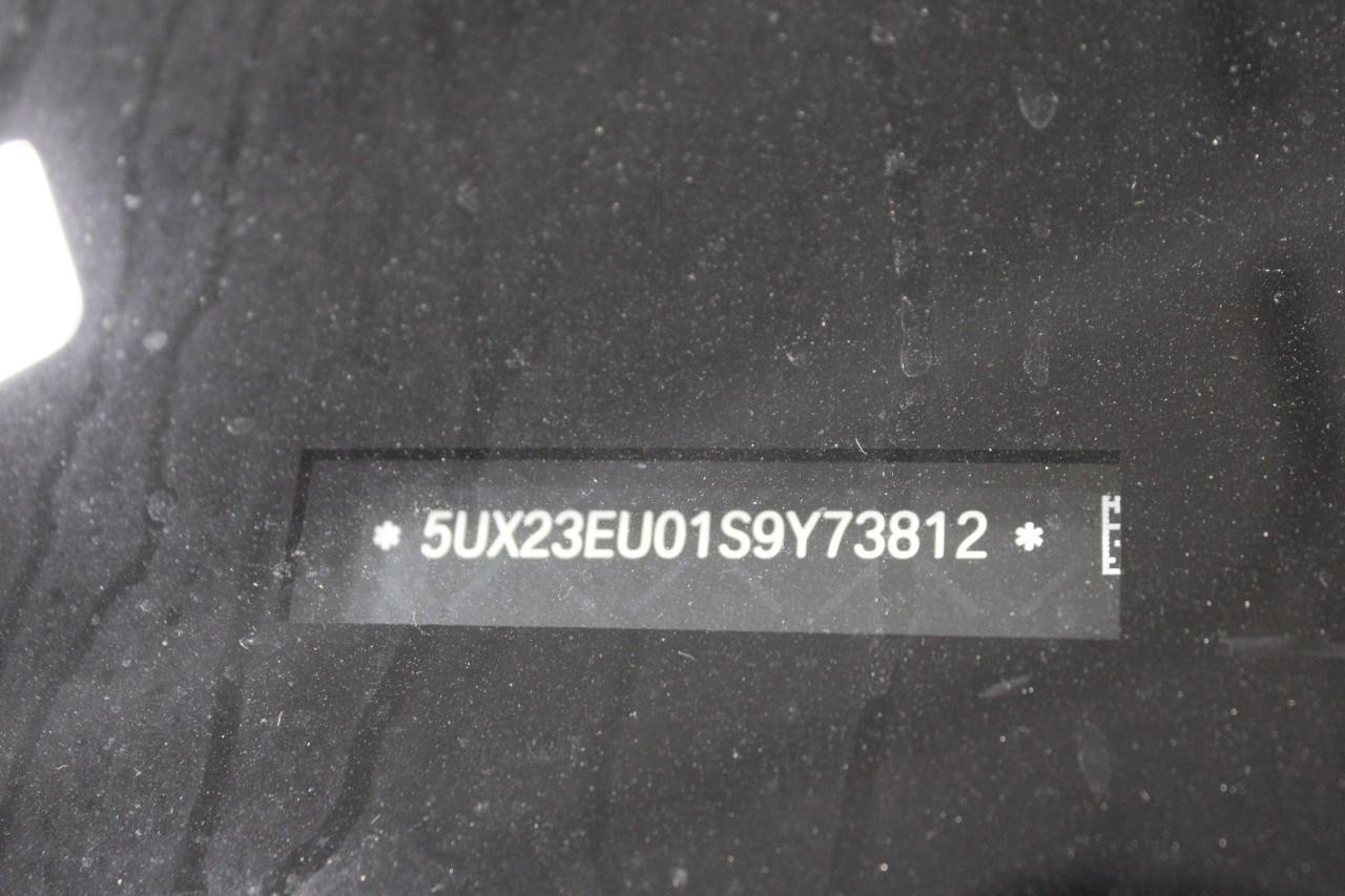 BMW X5 Vehicle Full-screen Gallery Image 37