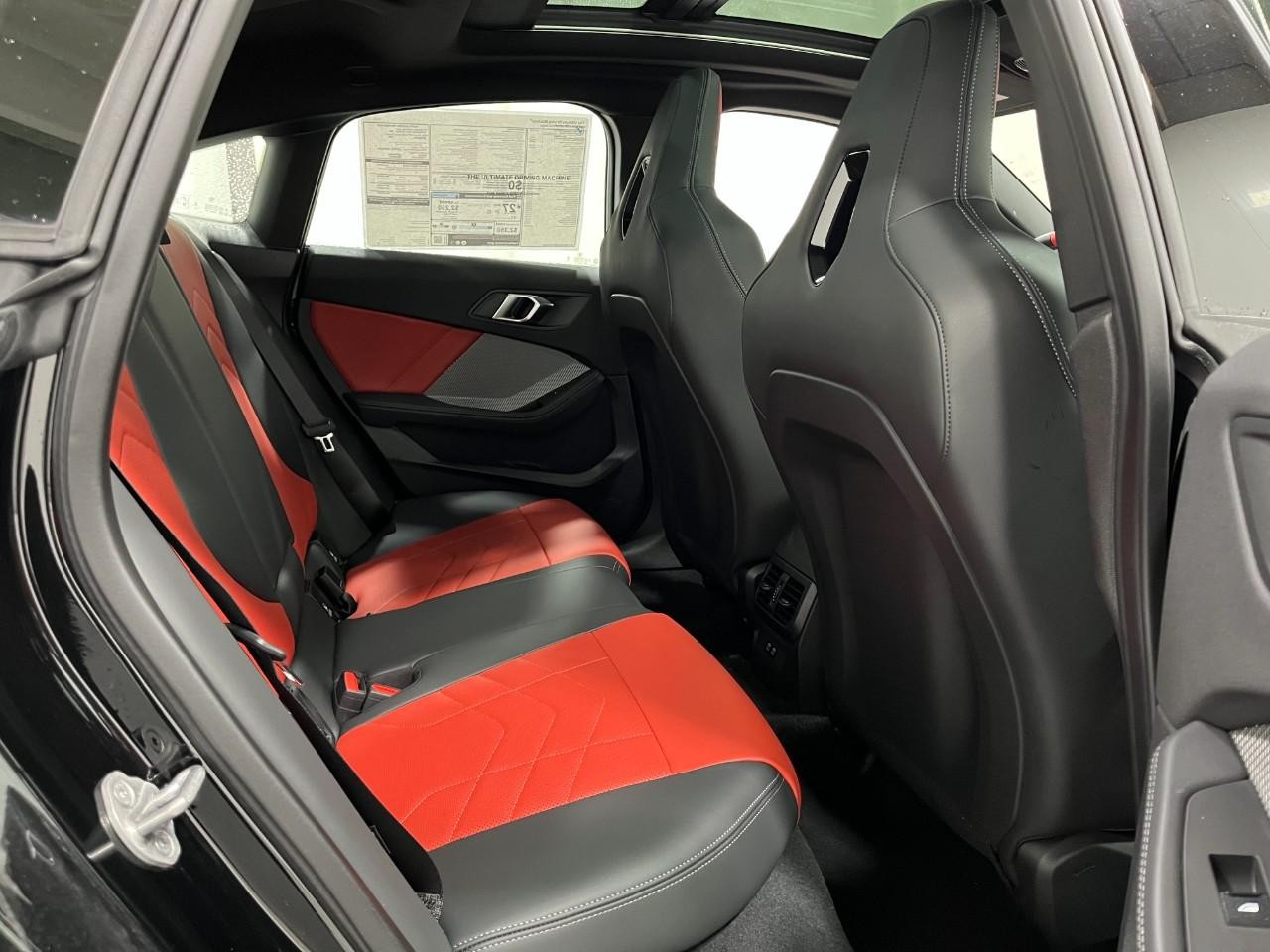 BMW 2 Series Vehicle Full-screen Gallery Image 13