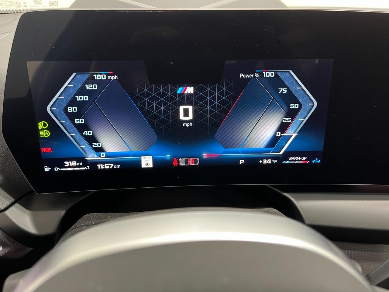 BMW 2 Series Vehicle Full-screen Gallery Image 24