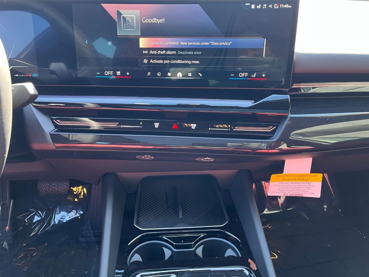 BMW 5 Series Vehicle Full-screen Gallery Image 16