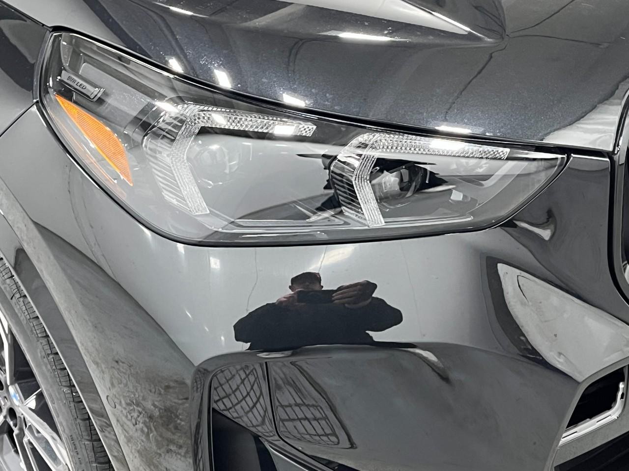 BMW X1 Vehicle Full-screen Gallery Image 8