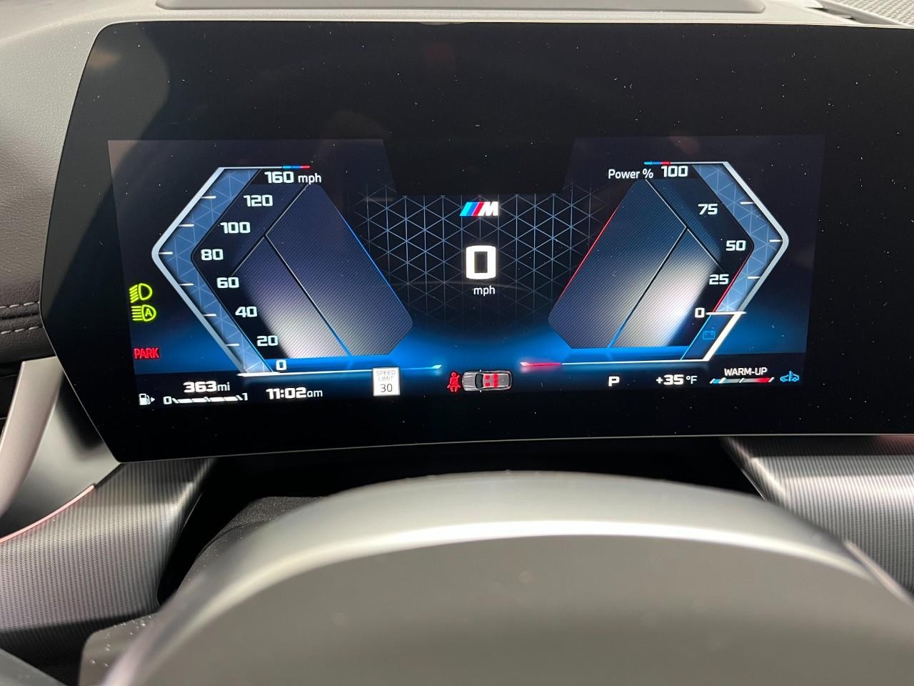 BMW X1 Vehicle Full-screen Gallery Image 24