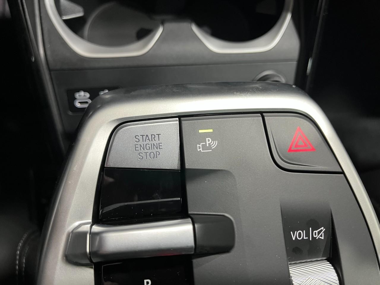 BMW X1 Vehicle Full-screen Gallery Image 29