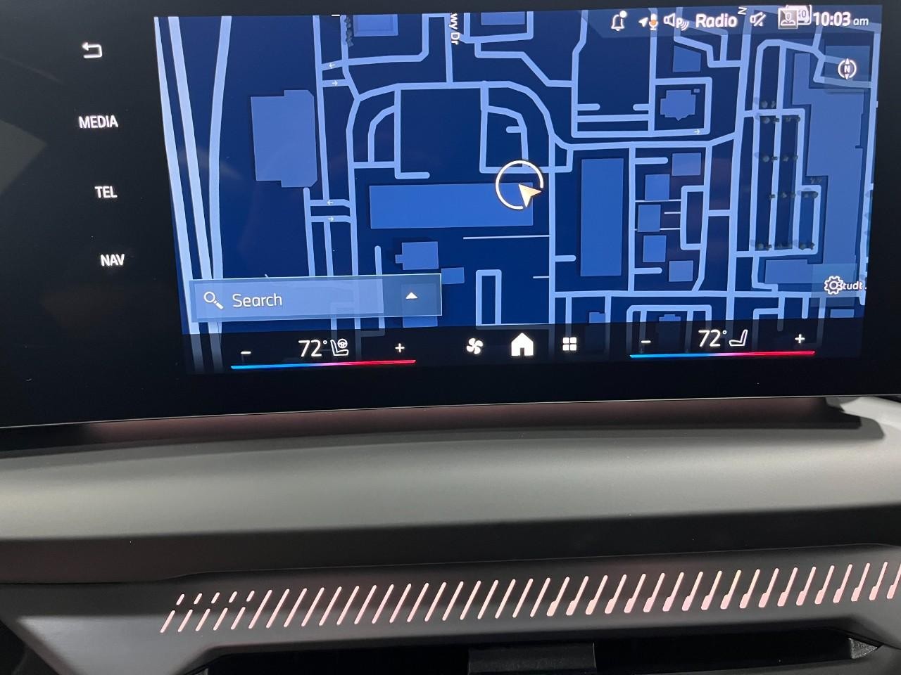 BMW 2 Series Vehicle Full-screen Gallery Image 27