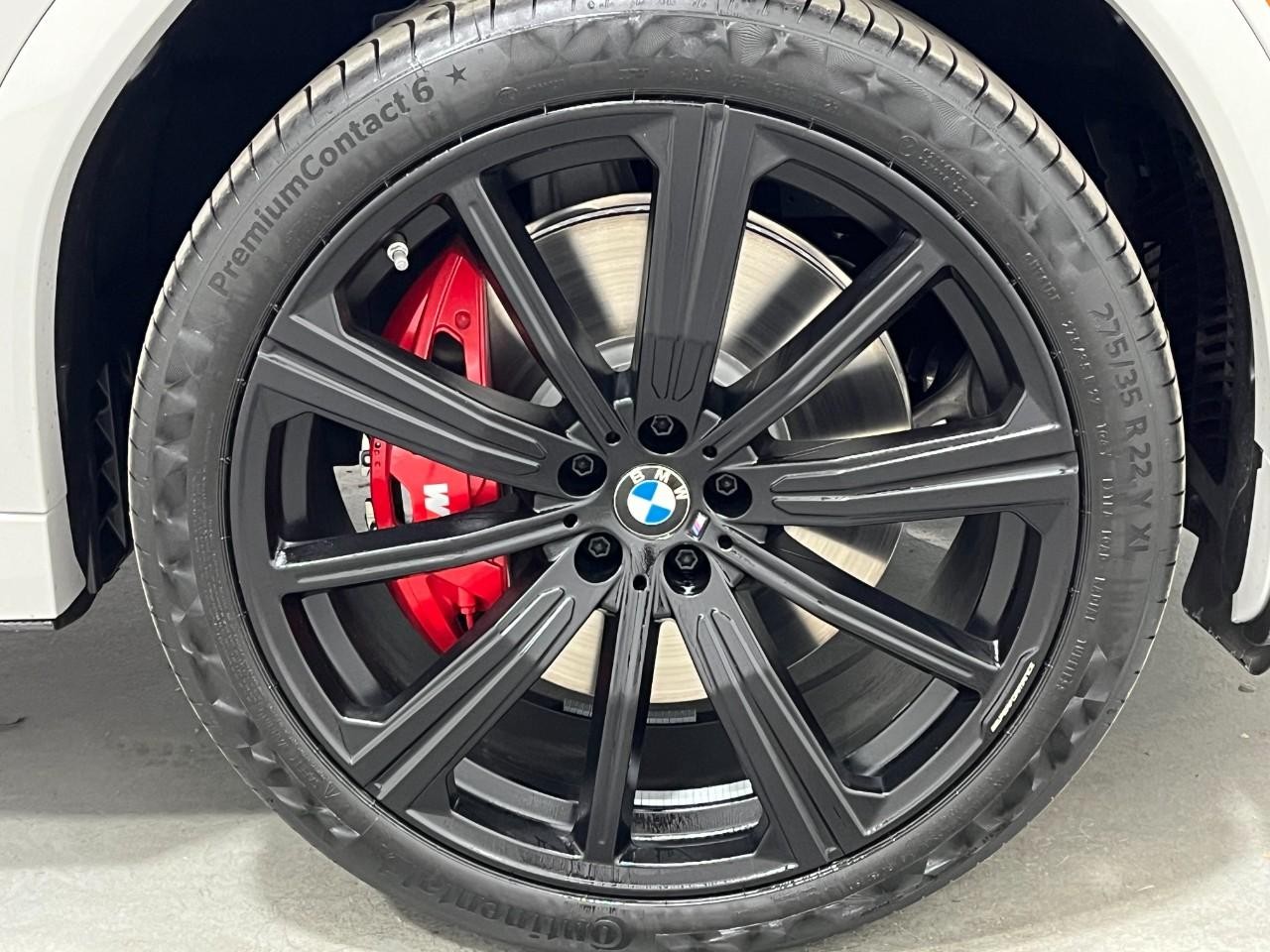 BMW X6 Vehicle Full-screen Gallery Image 5