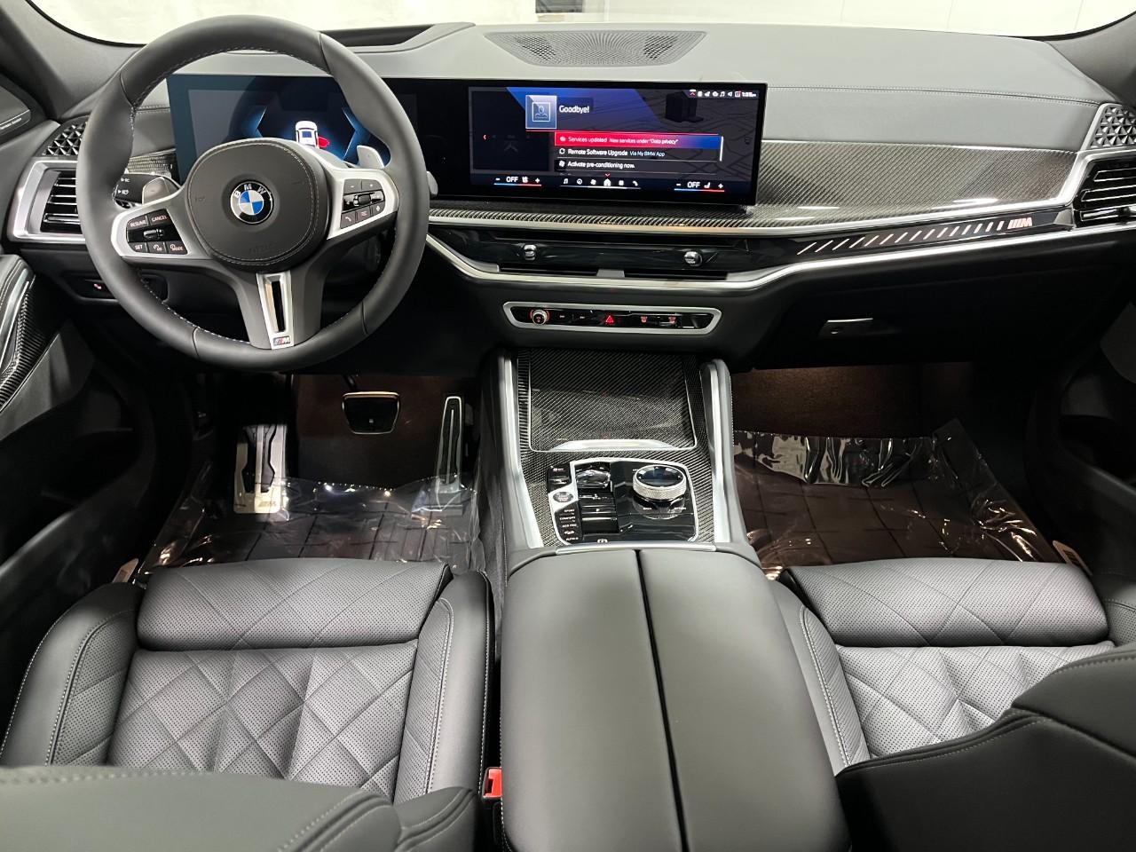 BMW X6 Vehicle Full-screen Gallery Image 14