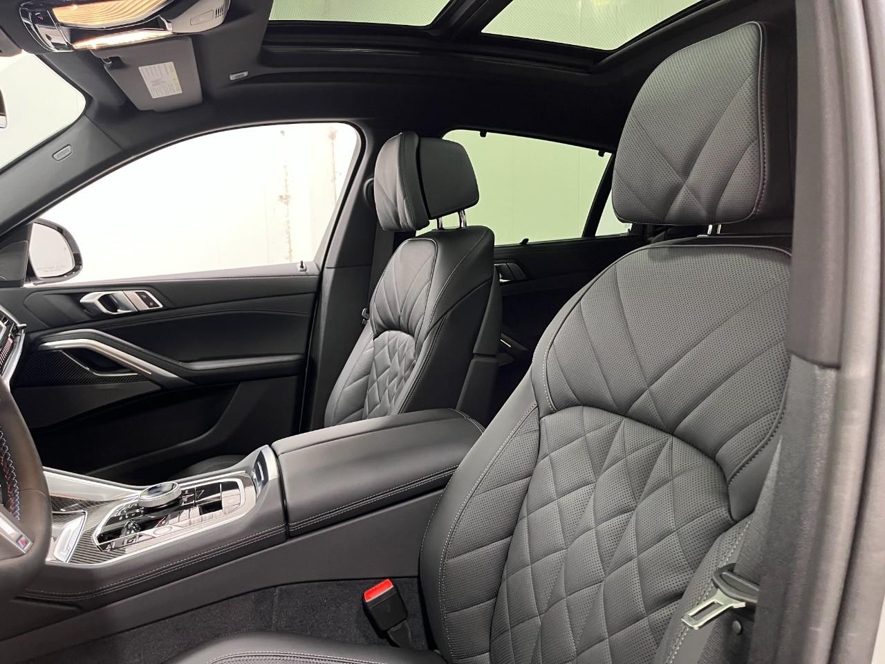 BMW X6 Vehicle Full-screen Gallery Image 38