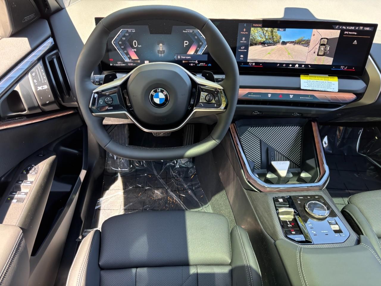 BMW X3 Vehicle Full-screen Gallery Image 15