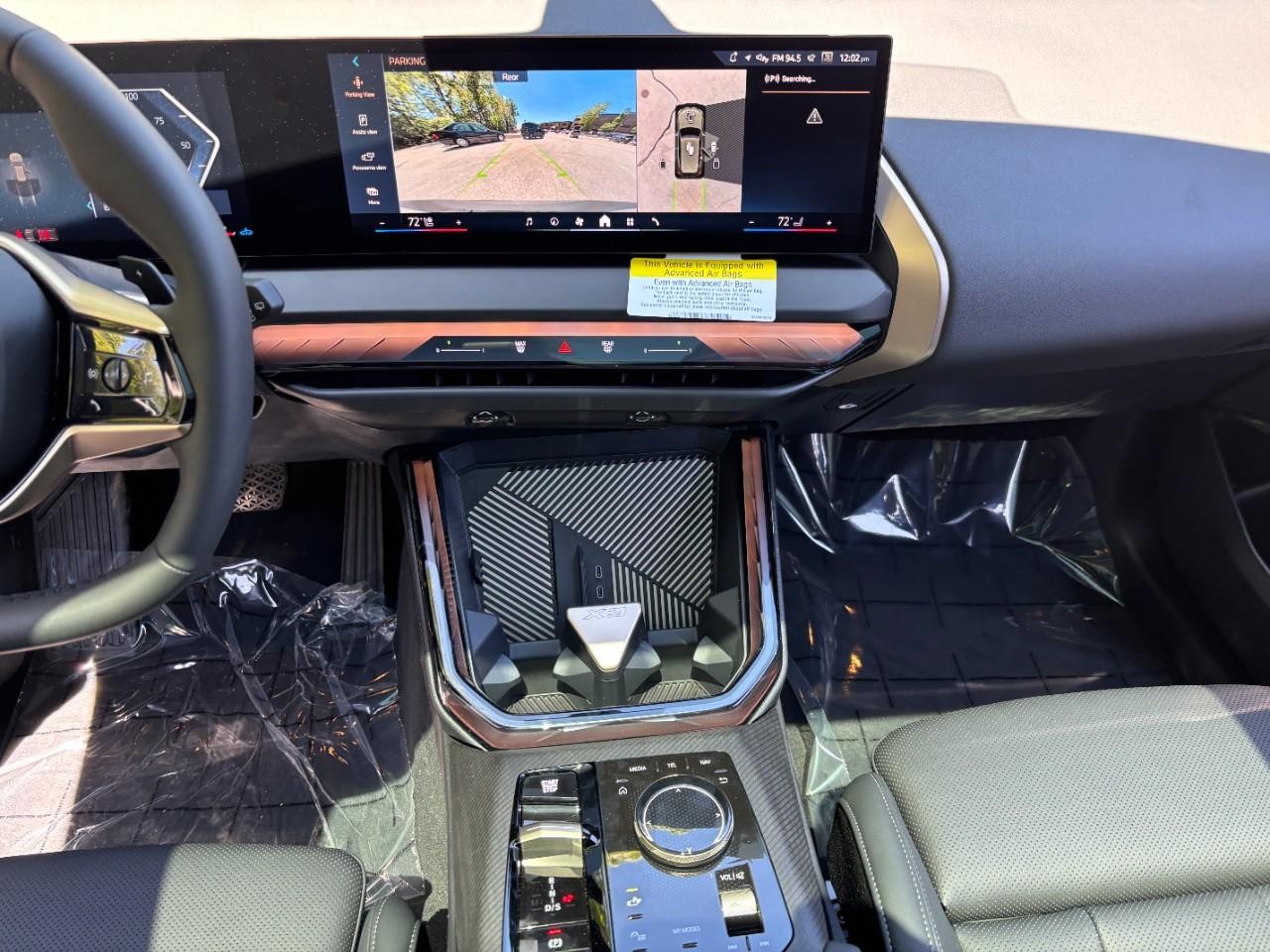 BMW X3 Vehicle Full-screen Gallery Image 16