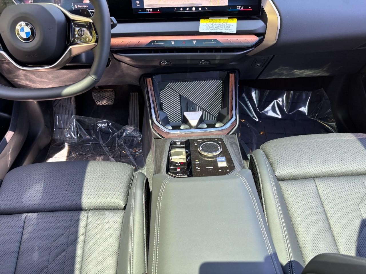 BMW X3 Vehicle Full-screen Gallery Image 17