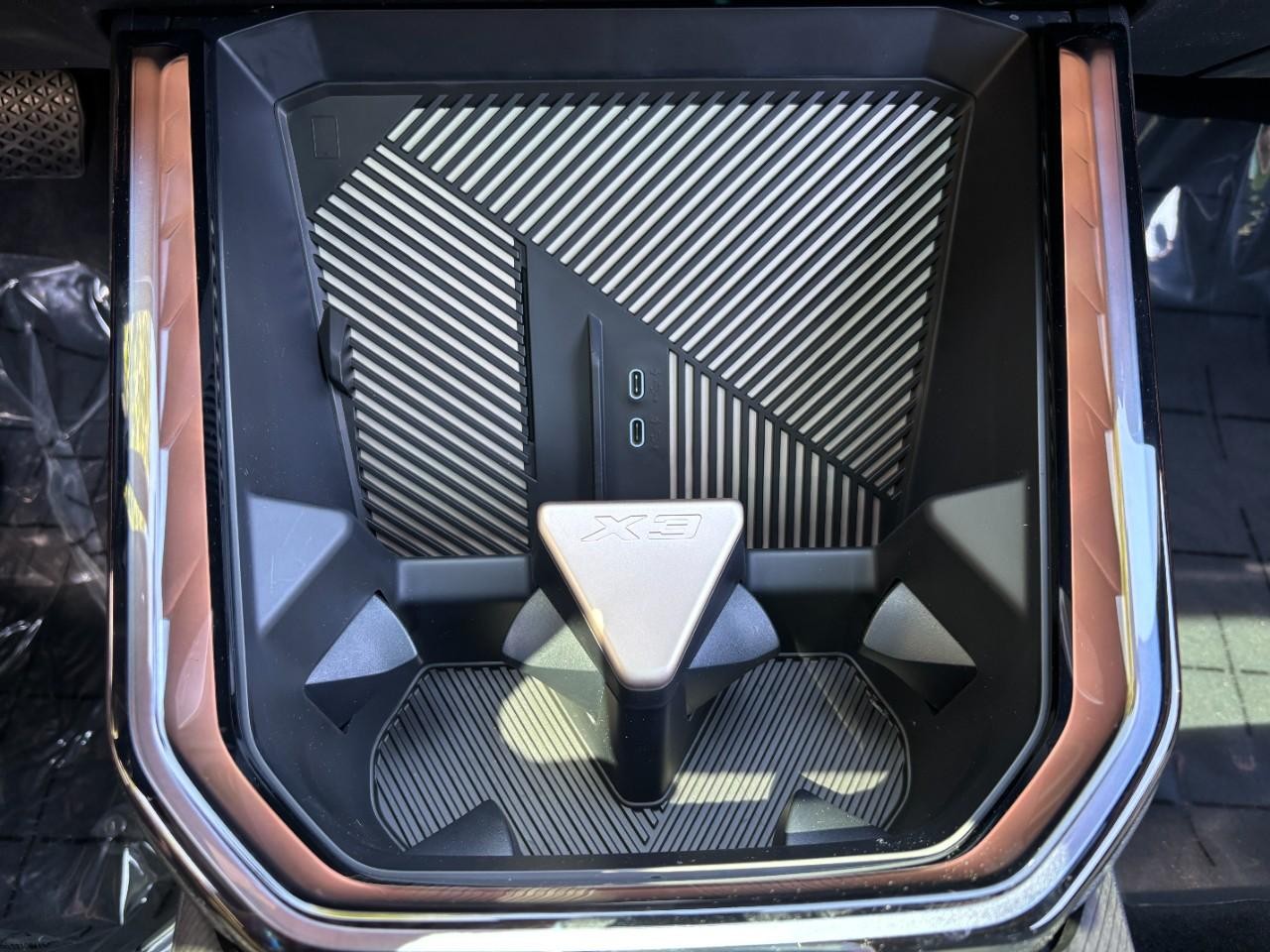 BMW X3 Vehicle Full-screen Gallery Image 27