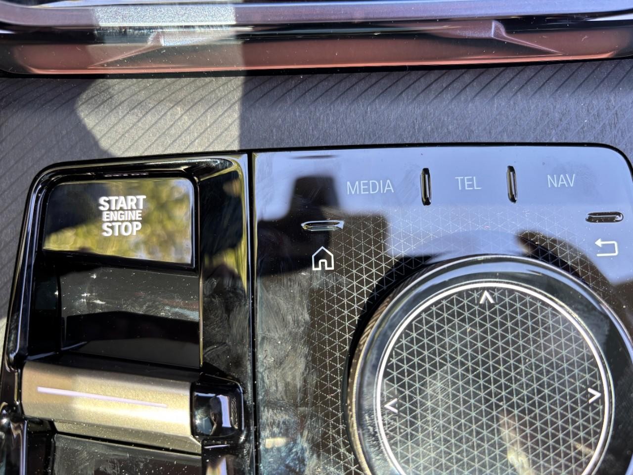 BMW X3 Vehicle Full-screen Gallery Image 29