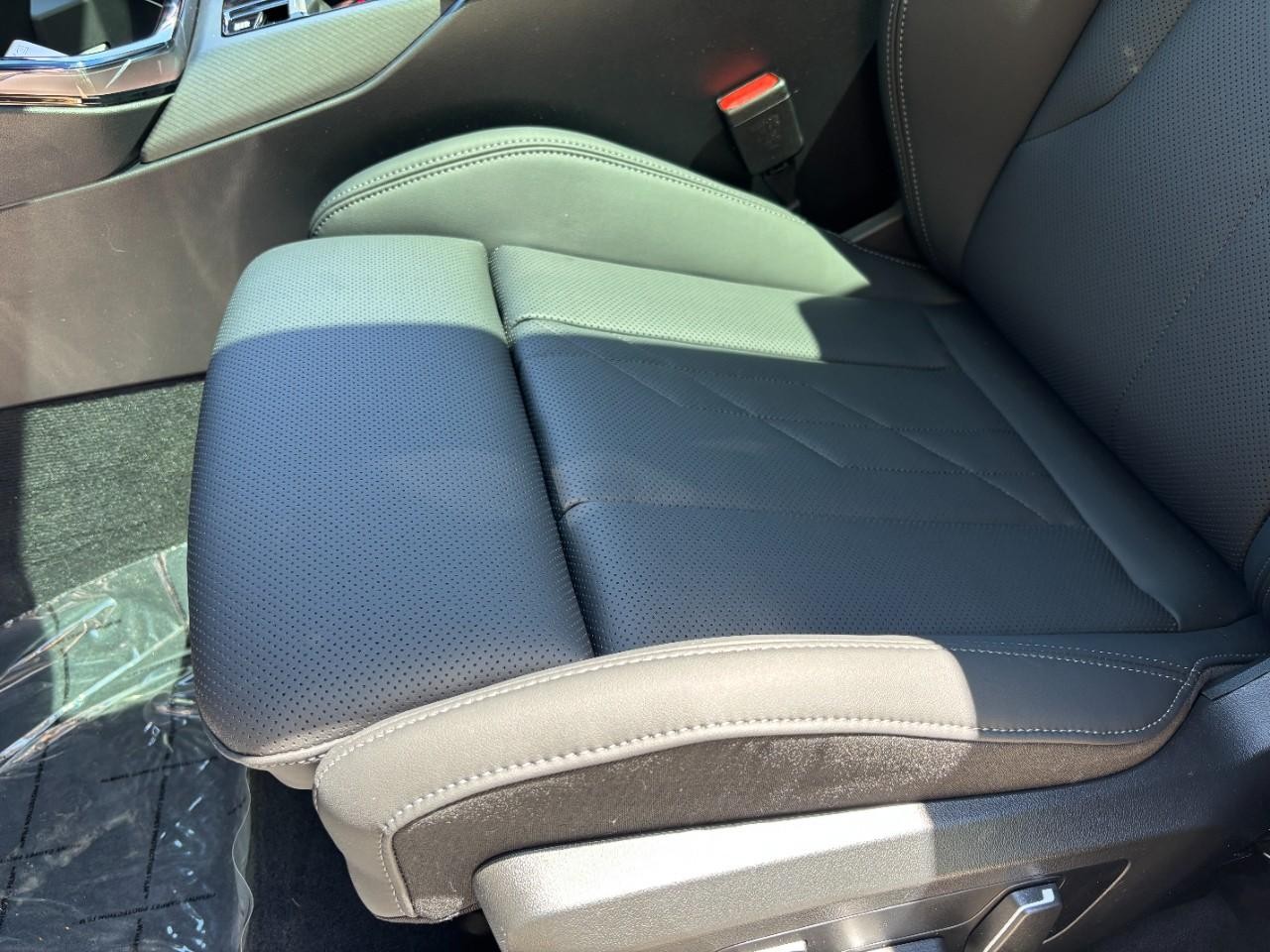 BMW X3 Vehicle Full-screen Gallery Image 37