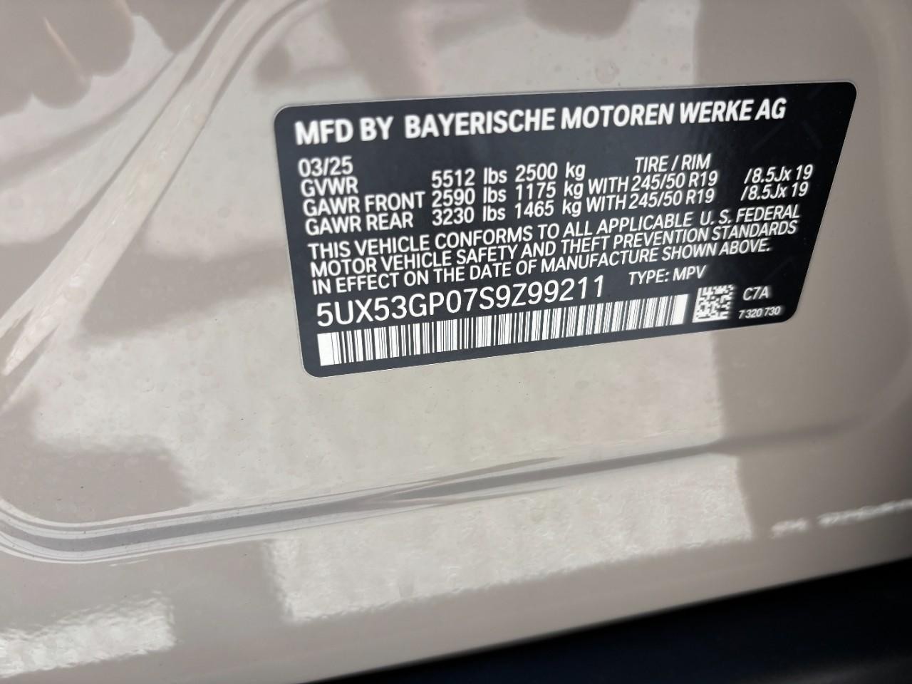 BMW X3 Vehicle Full-screen Gallery Image 38