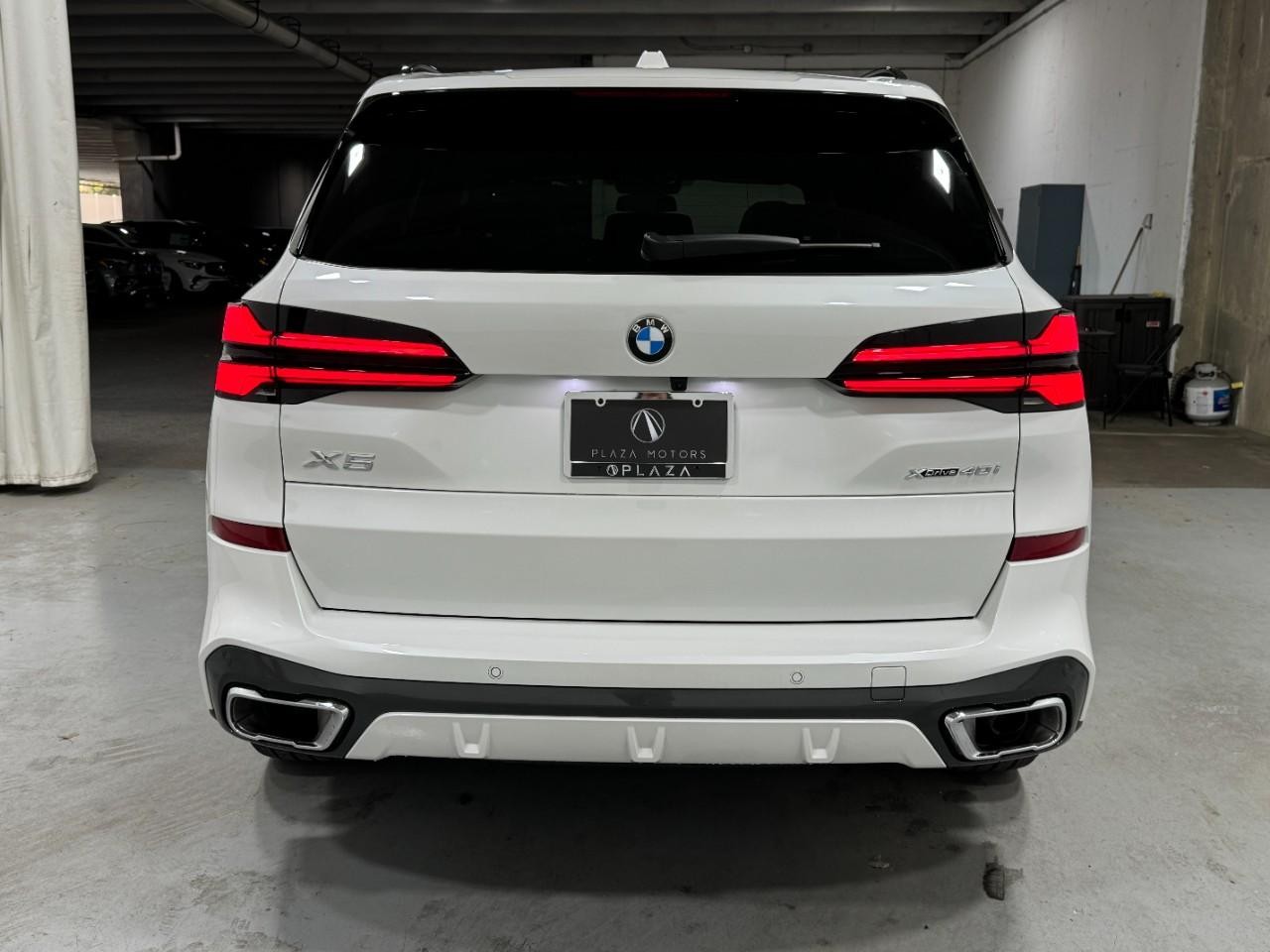 BMW X5 Vehicle Full-screen Gallery Image 9