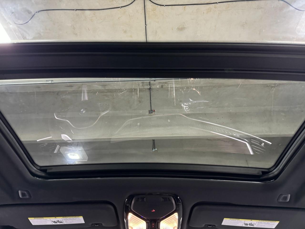 BMW X5 Vehicle Full-screen Gallery Image 11