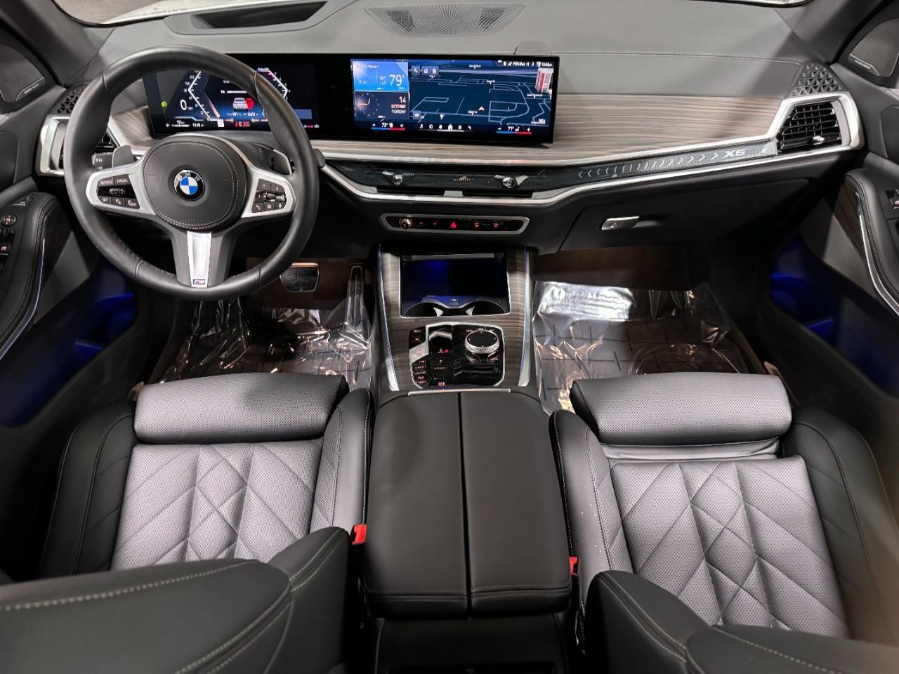BMW X5 Vehicle Full-screen Gallery Image 12