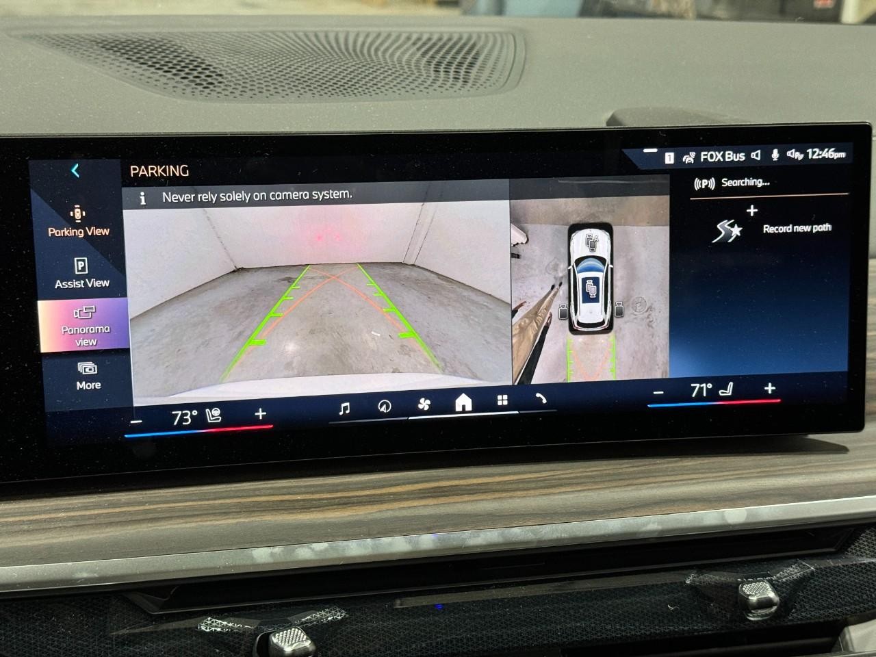 BMW X5 Vehicle Full-screen Gallery Image 33