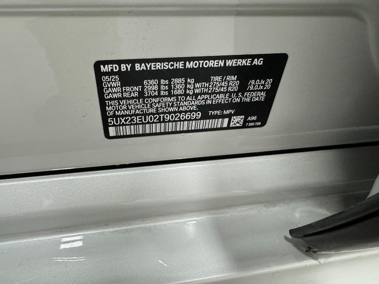 BMW X5 Vehicle Full-screen Gallery Image 34