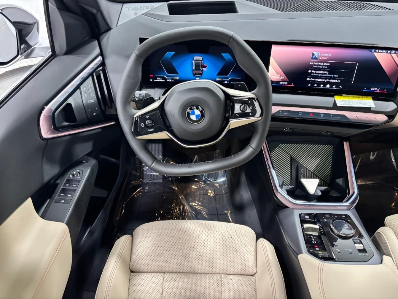 BMW X3 Vehicle Full-screen Gallery Image 15