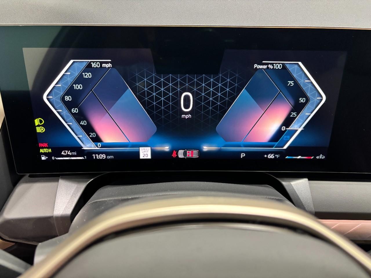 BMW X3 Vehicle Full-screen Gallery Image 24