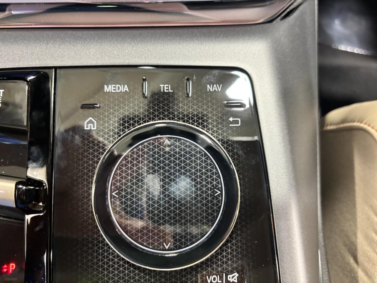 BMW X3 Vehicle Full-screen Gallery Image 30