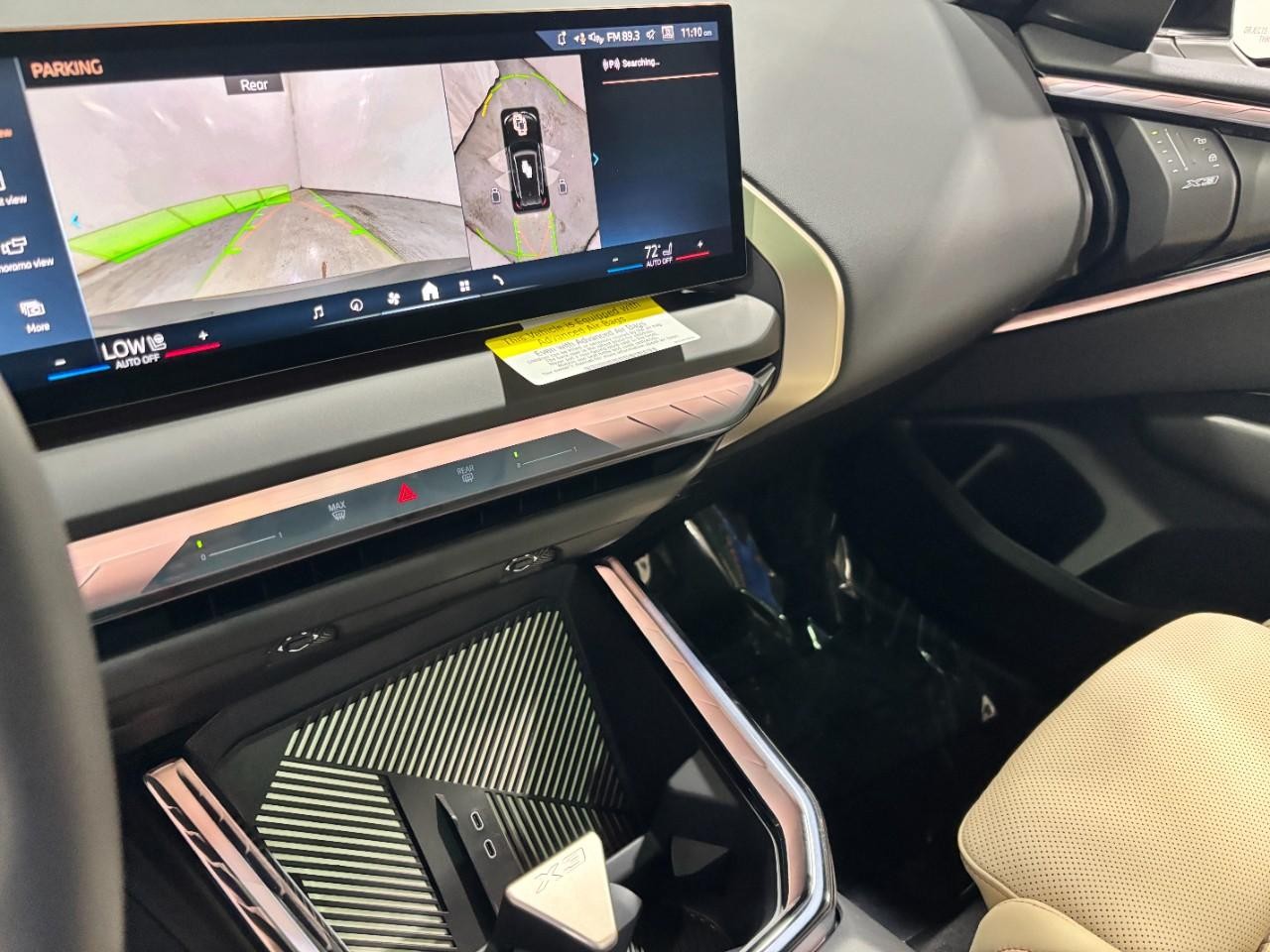 BMW X3 Vehicle Full-screen Gallery Image 32