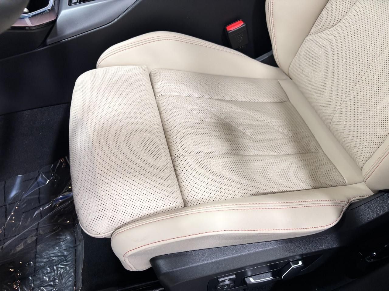 BMW X3 Vehicle Full-screen Gallery Image 40