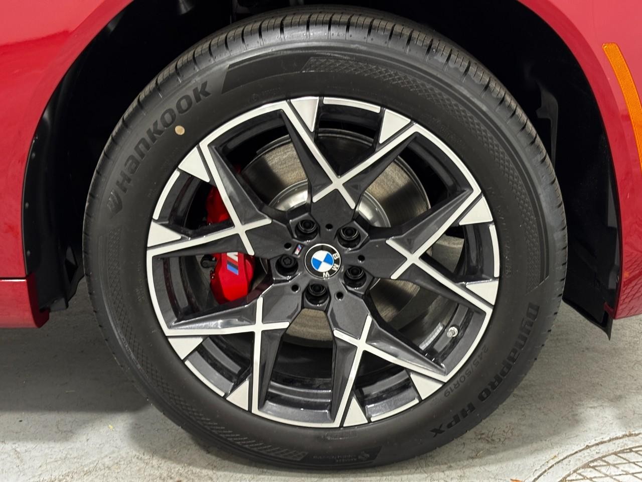 BMW X3 Vehicle Full-screen Gallery Image 5