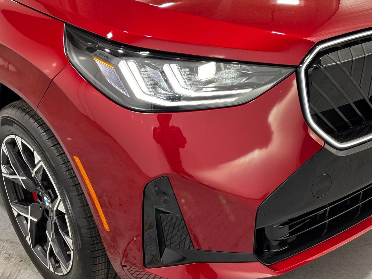 BMW X3 Vehicle Full-screen Gallery Image 8