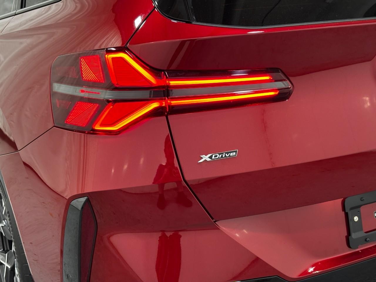 BMW X3 Vehicle Full-screen Gallery Image 11