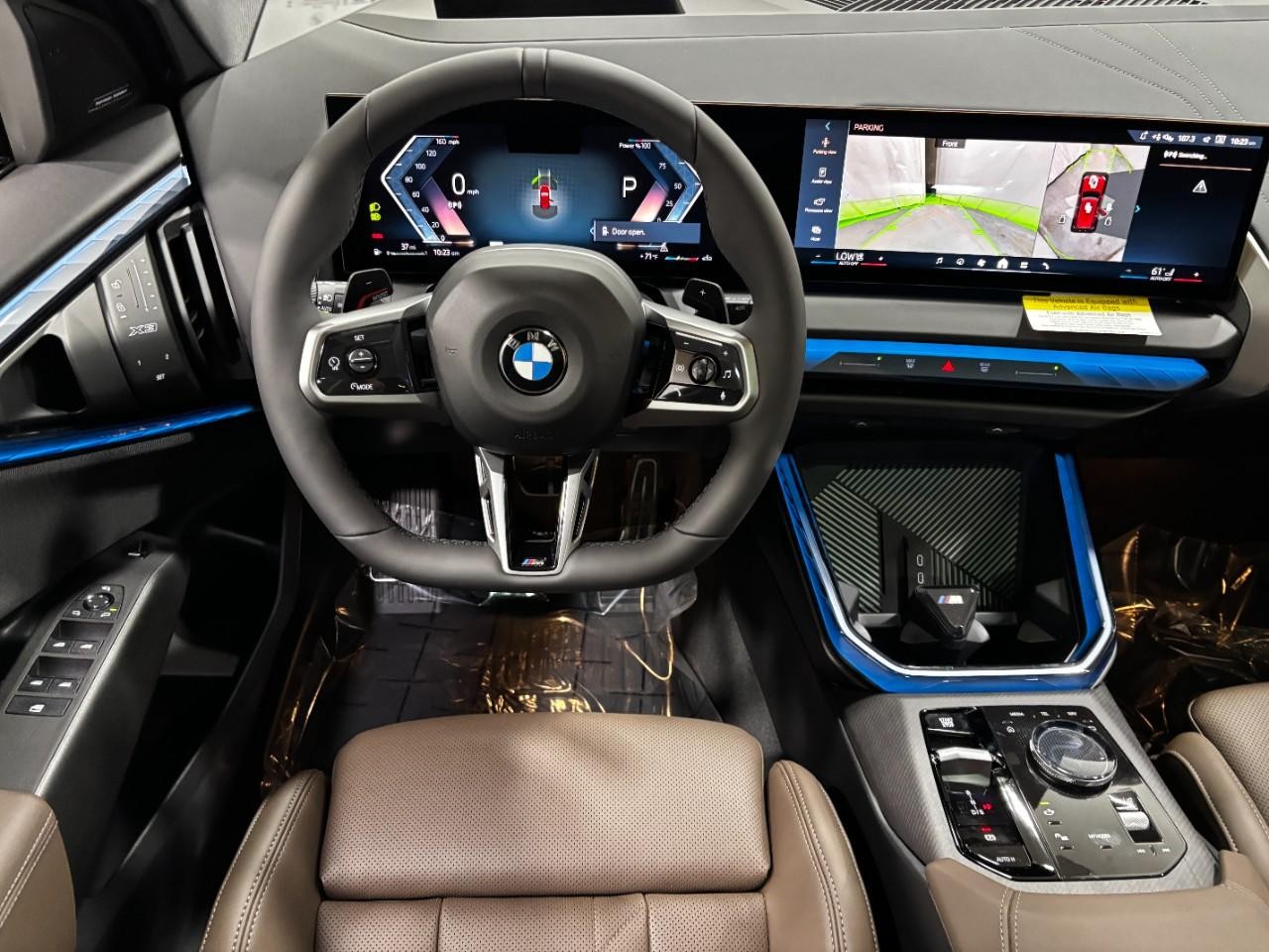 BMW X3 Vehicle Full-screen Gallery Image 15