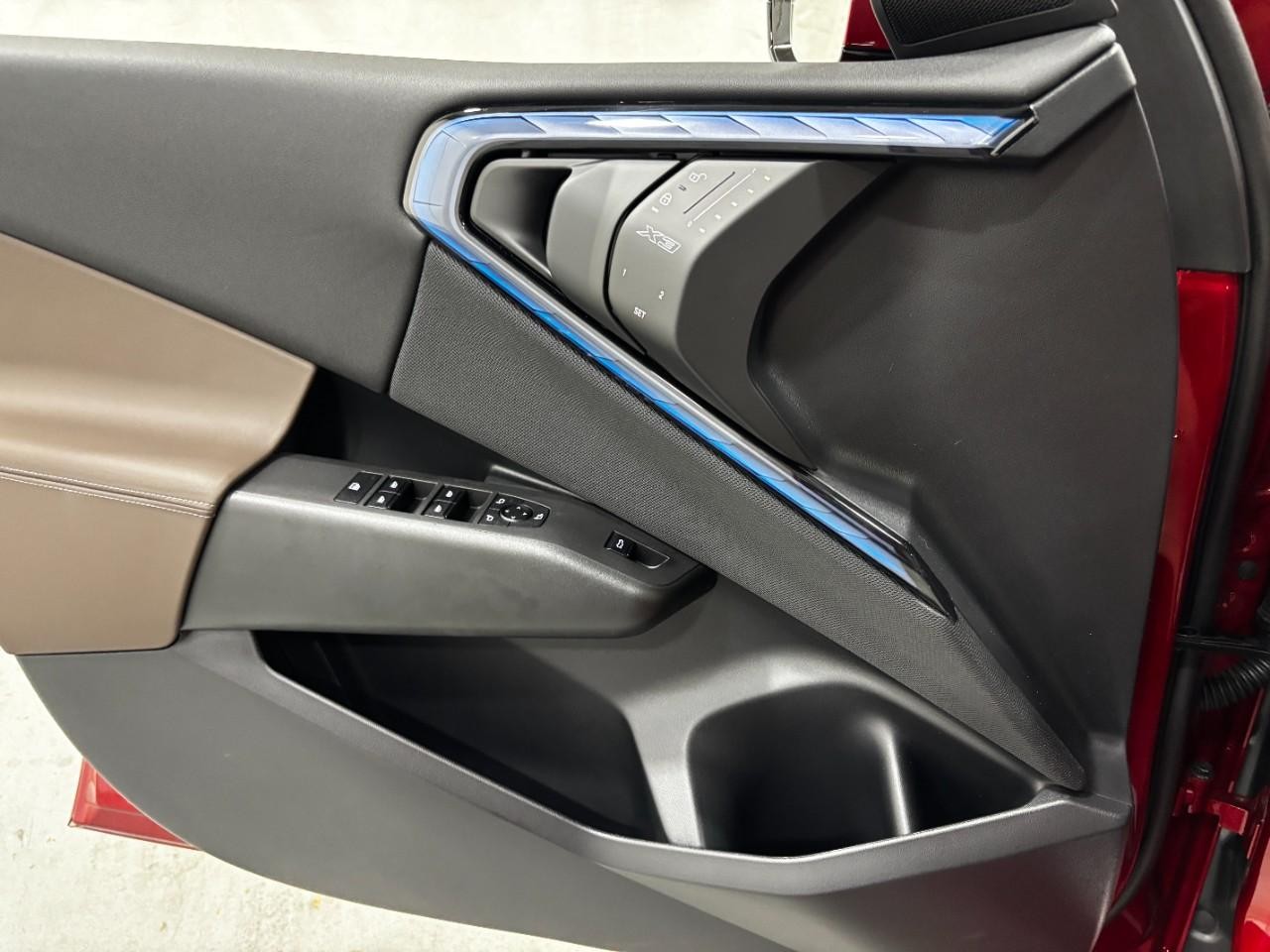 BMW X3 Vehicle Full-screen Gallery Image 33