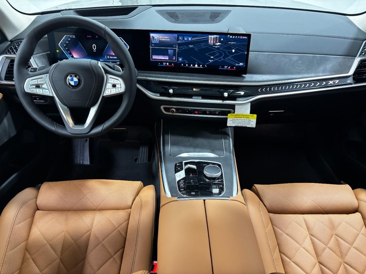 BMW X7 Vehicle Full-screen Gallery Image 15