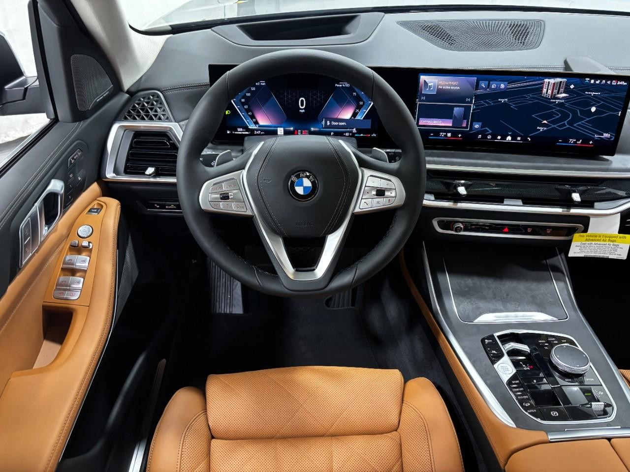 BMW X7 Vehicle Full-screen Gallery Image 16