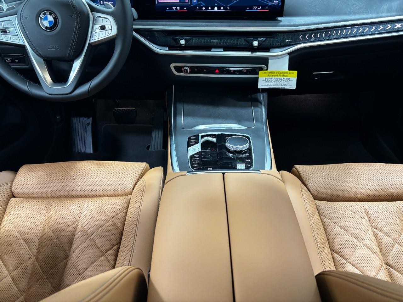 BMW X7 Vehicle Full-screen Gallery Image 18