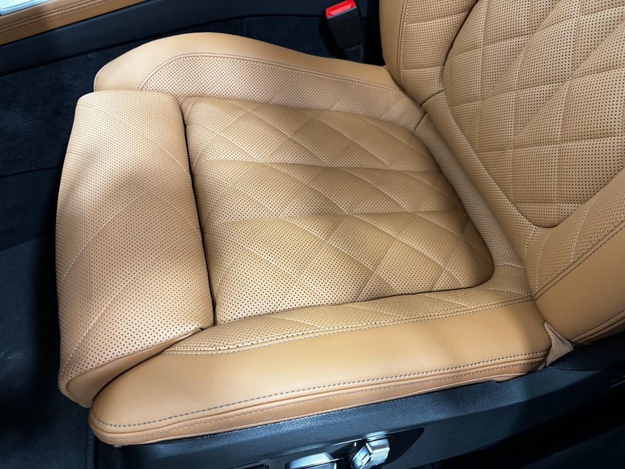 BMW X7 Vehicle Full-screen Gallery Image 42