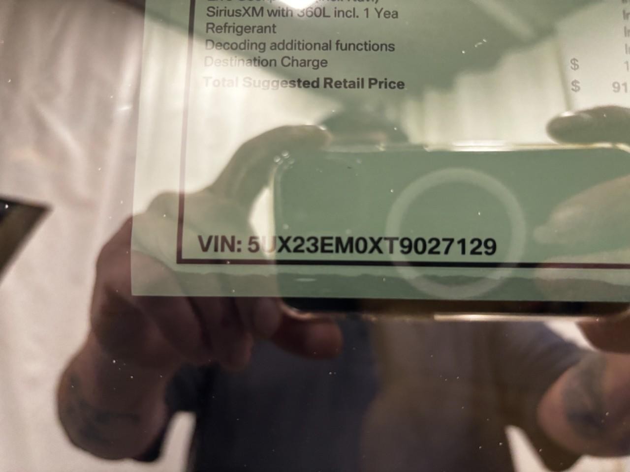 BMW X7 Vehicle Full-screen Gallery Image 43