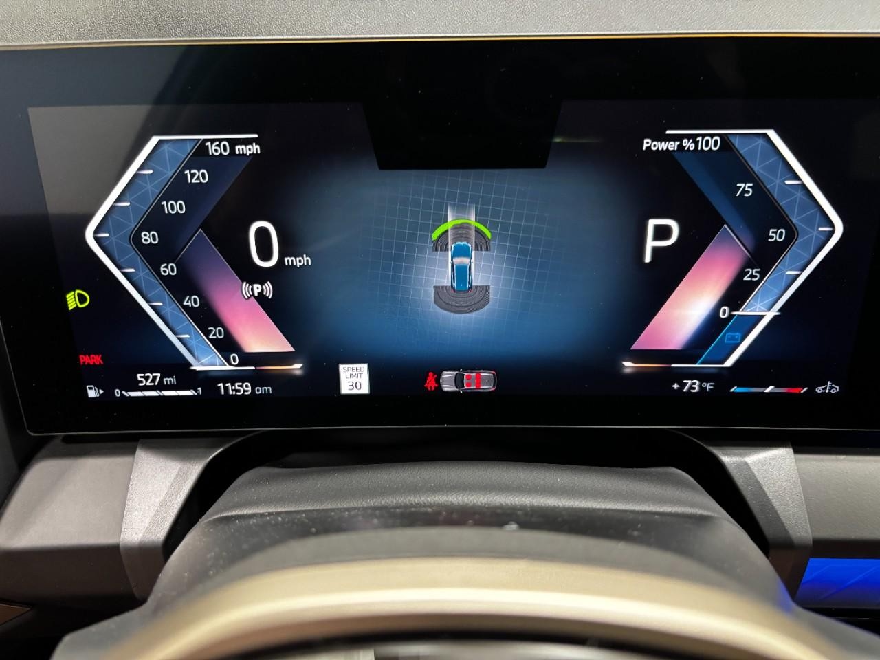 BMW X3 Vehicle Full-screen Gallery Image 24