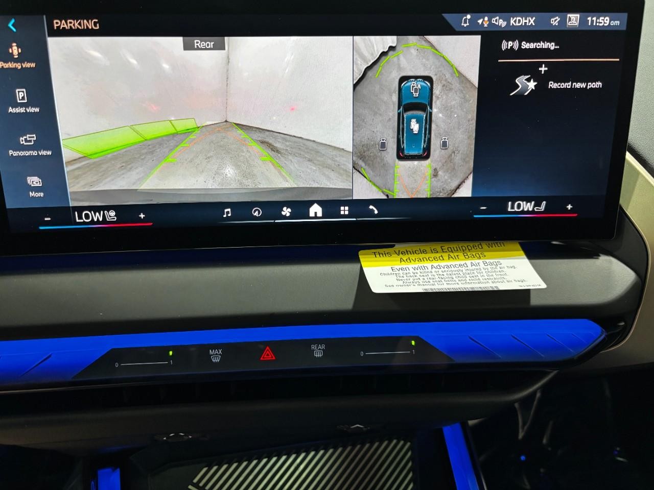 BMW X3 Vehicle Full-screen Gallery Image 26