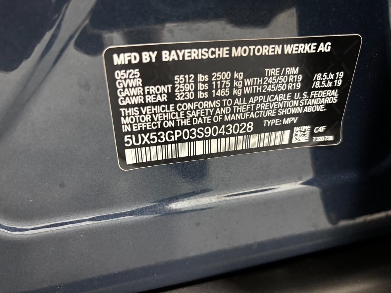 BMW X3 Vehicle Full-screen Gallery Image 37