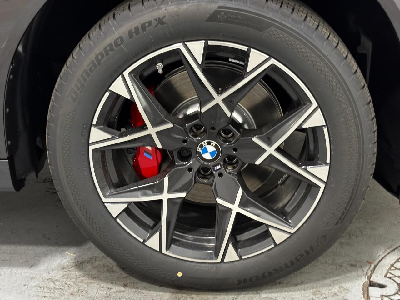 BMW X3 Vehicle Full-screen Gallery Image 5