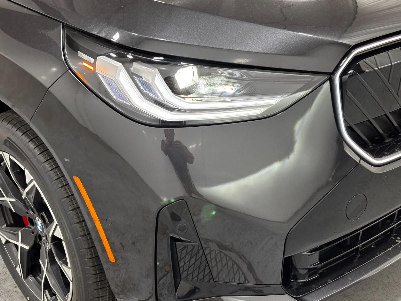 BMW X3 Vehicle Full-screen Gallery Image 8