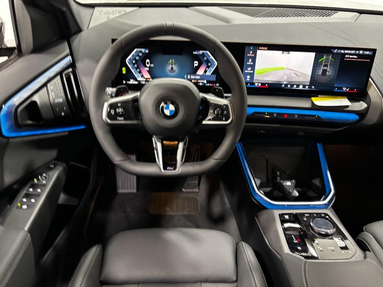 BMW X3 Vehicle Full-screen Gallery Image 15