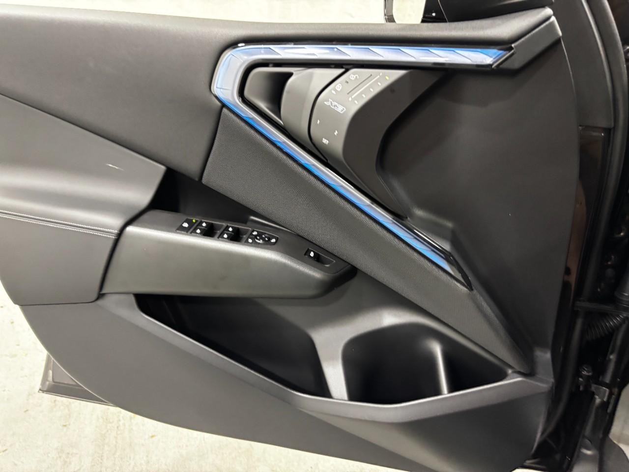 BMW X3 Vehicle Full-screen Gallery Image 34