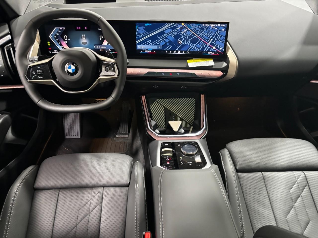 BMW X3 Vehicle Full-screen Gallery Image 14