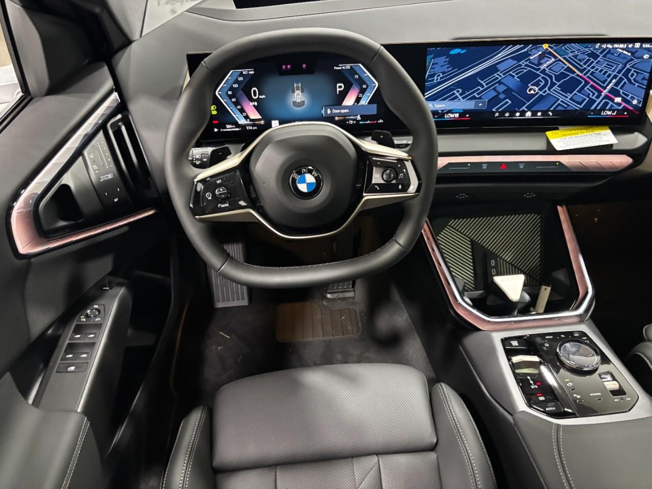 BMW X3 Vehicle Full-screen Gallery Image 15