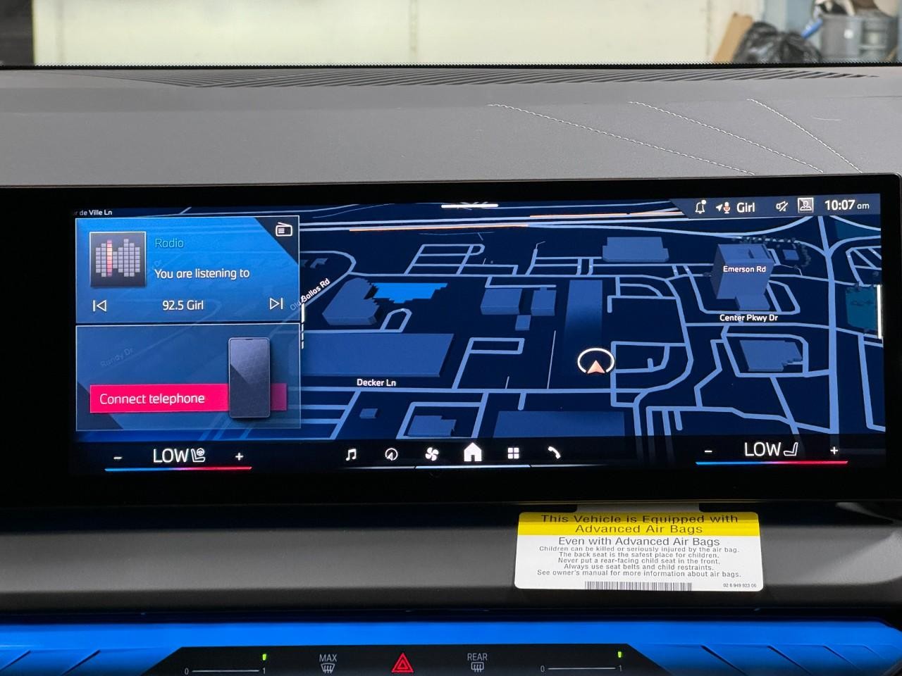 BMW X3 Vehicle Full-screen Gallery Image 18